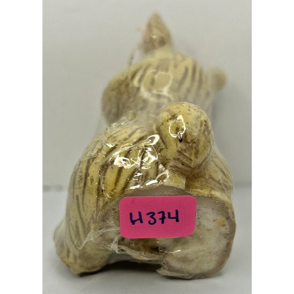 Vintage Spring Easter Bunny Candle New in Packaging 4" SKU H374 - Picture 4 of 4